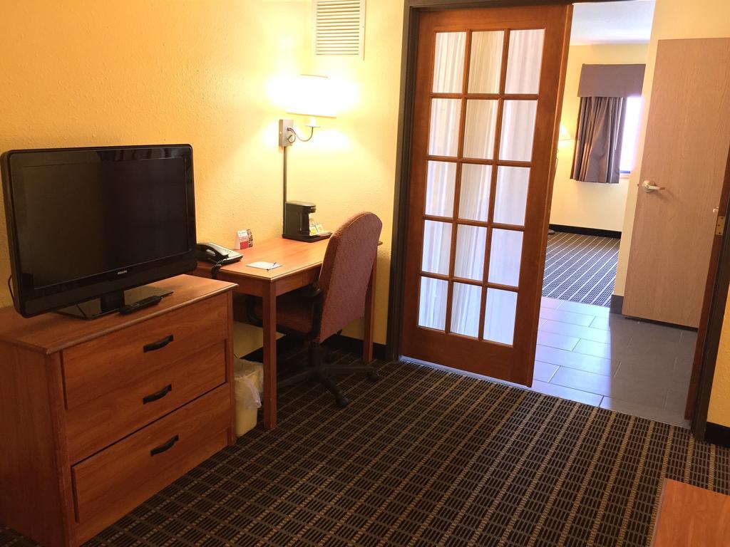 Quality Inn & Suites Harrington - Milford Exterior foto